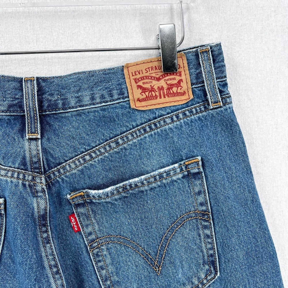 LEVIS High Waisted Straight Leg Jean Women 31 Blue Distressed Medium Wash Denim - Picture 7 of 16